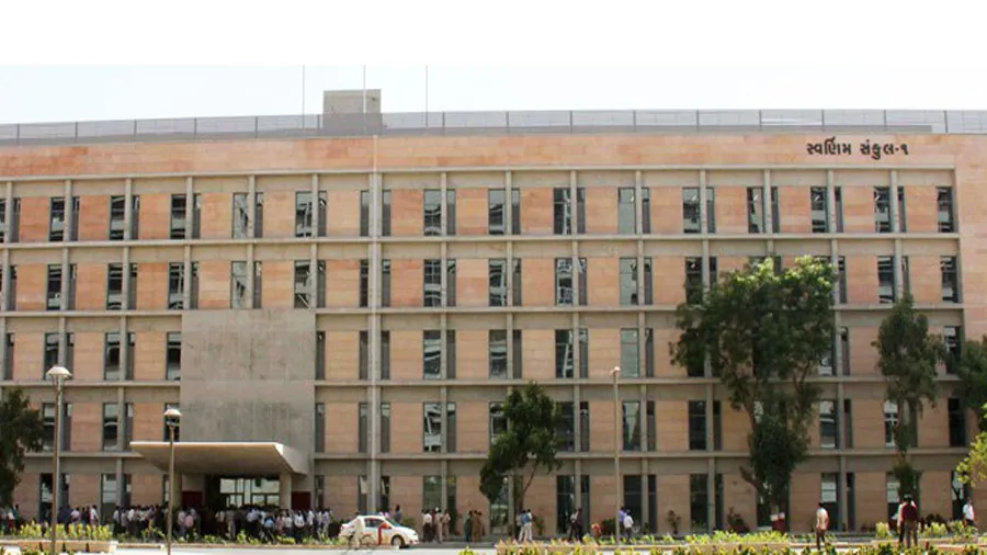 ગુજરાતના કર્મચારીઓને મળવાપાત્ર રજાઓની જાહેરાત