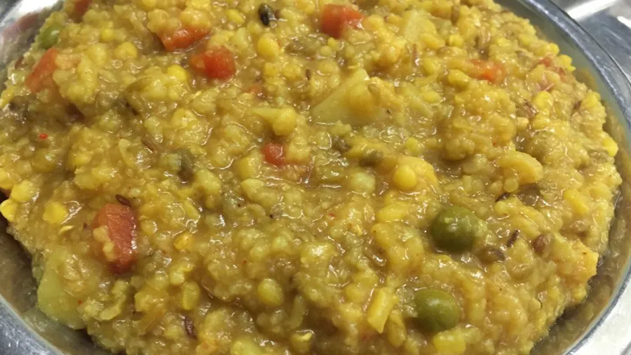 આવી રીતે તમારા ઘરે બનાવો સ્વાદિષ્ટ ઉત્તરાયણનો સ્પેશિયલ ખીચડો