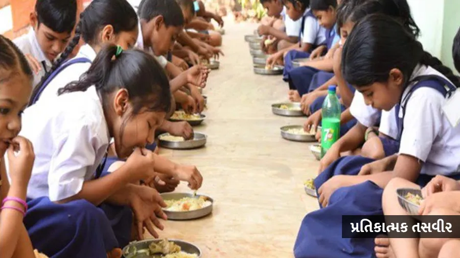મોરબીઃ દલિતે રાંધેલા ભોજનનો વિદ્યાર્થીઓ બહિષ્કાર કરે છે: કોન્ટ્રાક્ટરનો દાવો