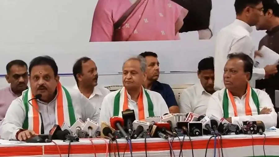 ચૂંટણી પહેલા કોંગ્રેસને મોટો ઝટકો, ગુજરાતના આ જિલ્લામાં ગાબડું, 7ના રાજીનામા