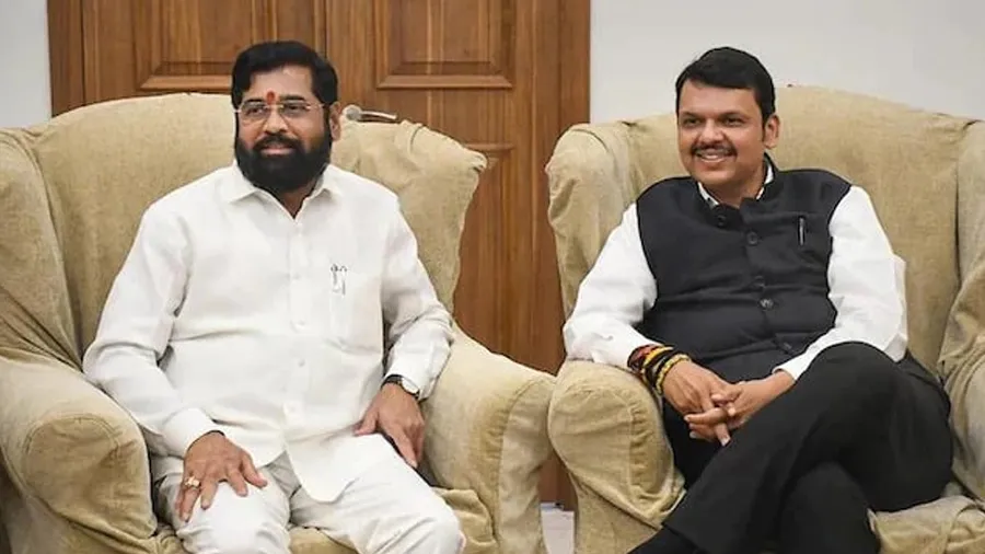 શિંદે સરકારે કર્ણાટકના 865 ગામ મહારાષ્ટ્રમાં સમાવી લેવાનો વિવાદી નિર્ણય કર્યો