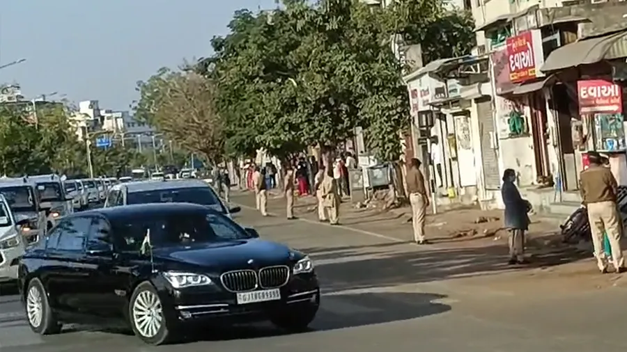 હીરાબાને મળવા અમદાવાદની હોસ્પિટલમાં પહોંચ્યા PM નરેન્દ્ર મોદી