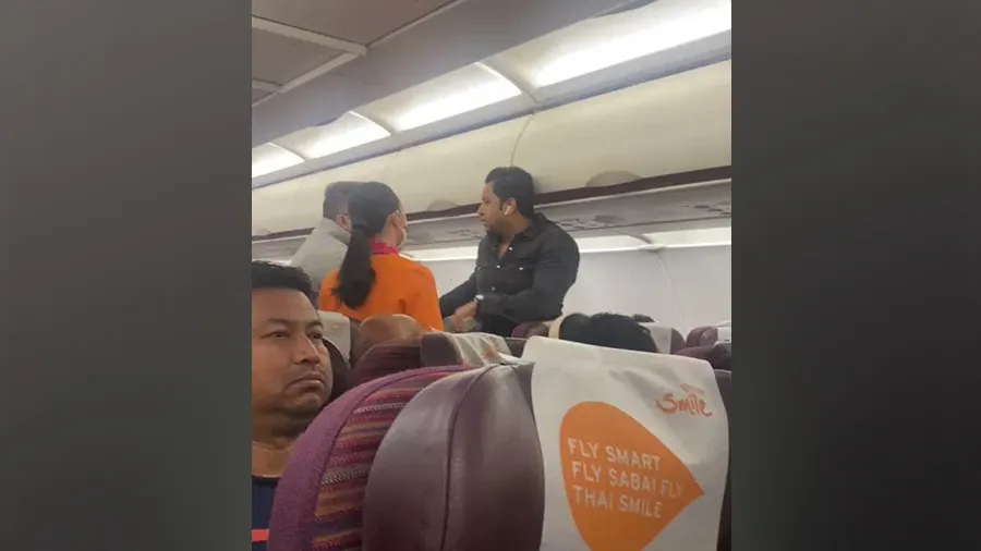 બેંગકોકથી ભારત આવી રહેલી ફ્લાઇટમાં મુસાફરો વચ્ચે જોરદાર મારામારી, વીડિયો વાયરલ