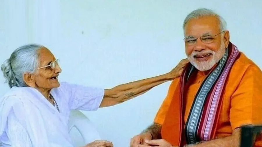 CM બન્યા બાદ માતાને સન્માનિત કરવા માગતા હતા મોદી, પણ હીરાબાએ ના પાડી દીધેલી