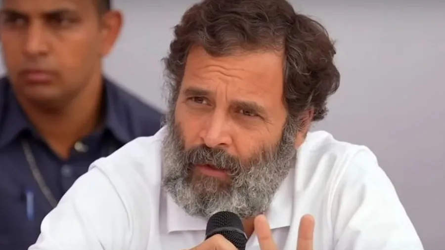 રાહુલ કહે- તમે સ્વેટર કેમ પહેર્યુ છે? કારણ છે તમે ઠંડીથી ડરો છો. હું નથી ડરતો...