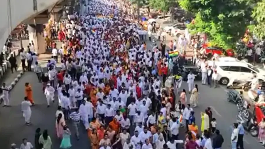 સરકારને હચમચાવી નાંખે તેવી સુરતમાં જૈનોની મહારેલી, 3 કિ.મી સુધી માનવ મહેરામણ