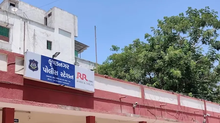 અમદાવાદ: ગલ્લાવાળાએ સિગારેટ આપવાનો ઇનકાર કરતા શખ્સે તેના ઘરને આગ ચાંપી