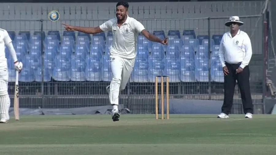 આવેશ ખાન સામે વિદર્ભ ઘૂંટણીએ, 7 વિકેટ લઇ રણજીમાં મચાવી તબાહી