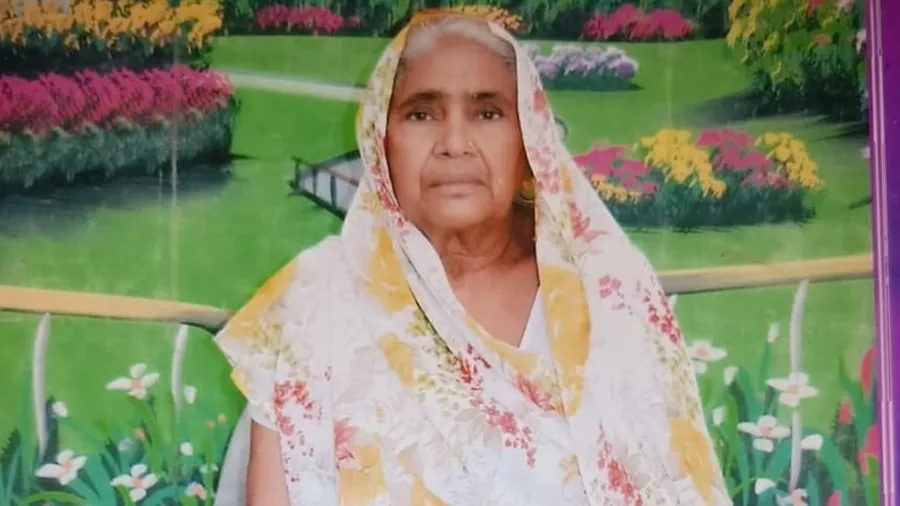 ડૉક્ટરે મૃત કહી દીધેલા વૃદ્ધા સ્મશાન લઈ જતી વખતે થયા જીવતા