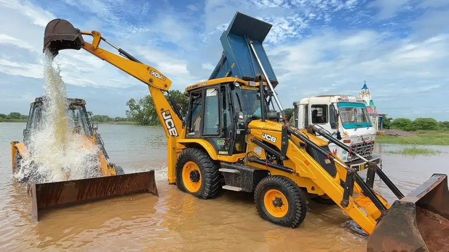 JCBનો કલર પીળો કેમ હોય છે, નામ કેવી રીતે પડ્યું?