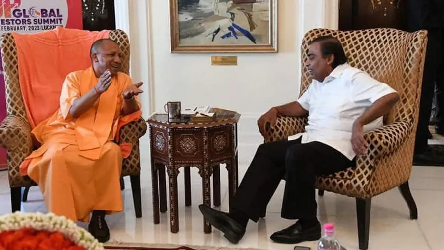 CM યોગીએ મુકેશ અંબાણી સાથે કરી મુલાકાત, કહ્યું-UPમાં રોકાણ કરો, સુરક્ષાની..