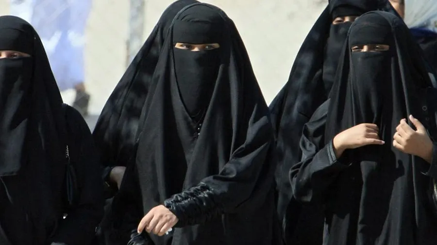 મહિલાઓને સેક્સ મશીન સમજે છે ખાડી દેશના પુરુષો, જાણો અરબી સાહિત્ય શું કહે છે