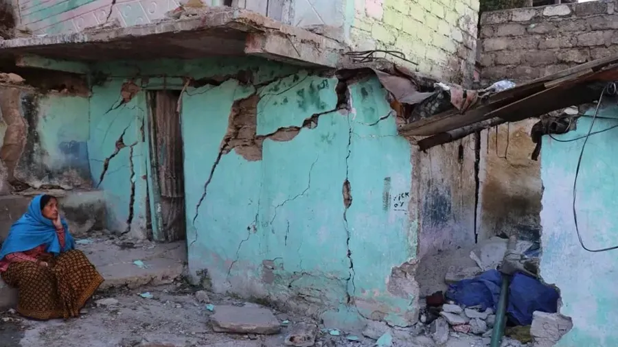 જોશીમઠમાં અસુરક્ષિત મકાનોને તોડી પાડવાની કામગીરી શરૂ