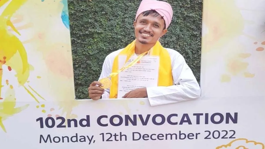 વિદ્યાર્થીની દુઃખદ સ્ટોરીઃ વડોદરાની MSUએ સસ્પેન્ડ કર્યો, BHUએ ગોલ્ડ મેડલ આપ્યો