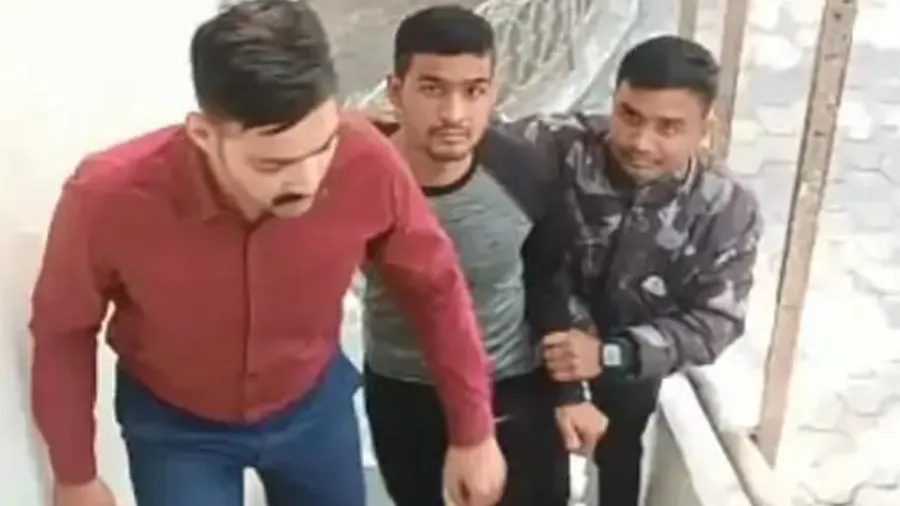 આવો મિત્ર દુશ્મનને પણ ન મળેઃ હનીટ્રેપમાં ફસાયેલા મિત્રએ જ લાભ ઉઠાવી લાખો પડાવ્યા