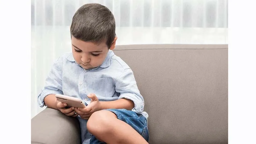 બાળકોને સોશિયલ મીડિયાનું એડિક્શન છોડાવવા USની આ સ્કૂલની જેમ વિચારવું પડશે
