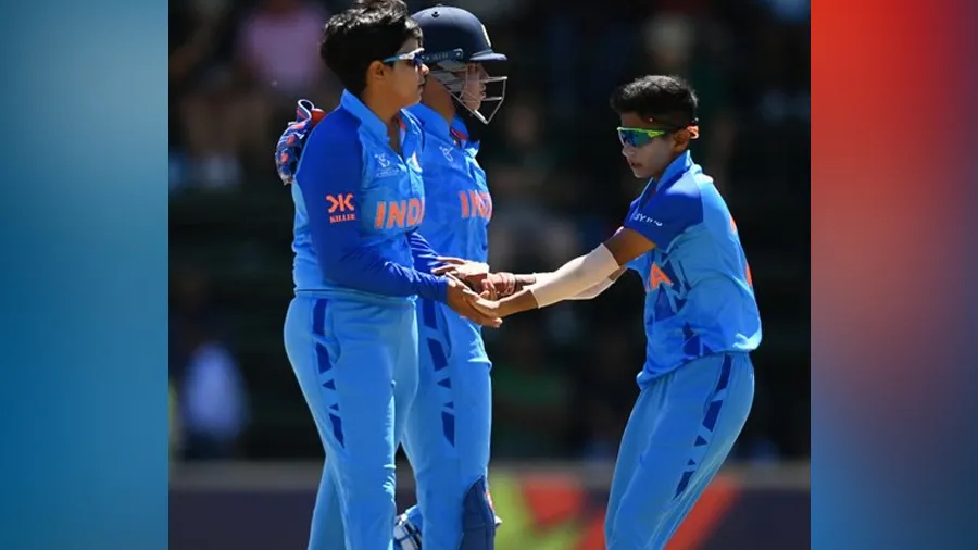 4 4 4 4 4 6 મહિલા વર્લ્ડ કપની મેચમાં શેફાલીએ બોલરને ધોઈ નાખી, એક ઓવરમાં 26 રન