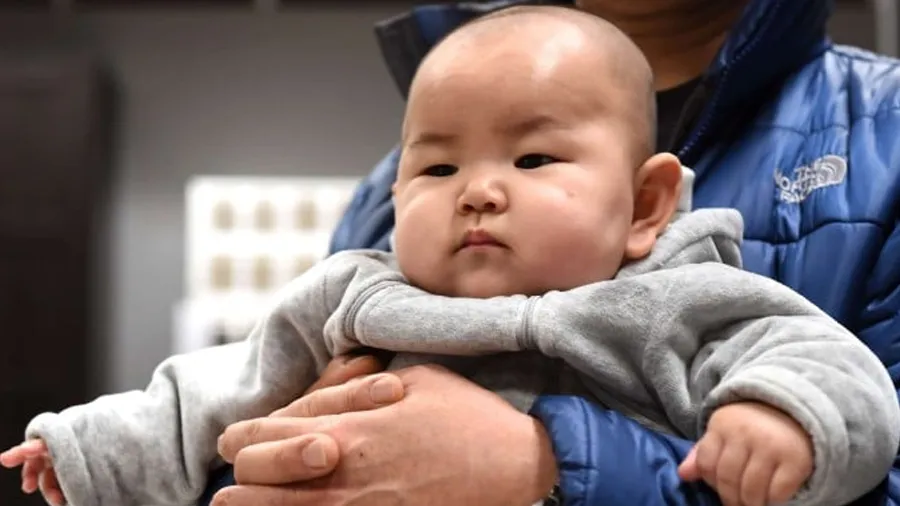 ચીનમાં પૈસા આપી કરાઈ છે બાળકોને પેદા, બીજા-ત્રીજા બાળક પર 2.30 લાખની ઓફર