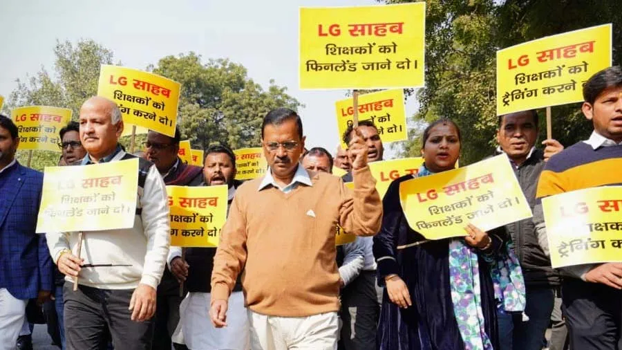 દિલ્હીના શિક્ષકોને ફિનલેન્ડ મોકલવા પર અડગ CM કેજરીવાલ, થયા LGની સામે
