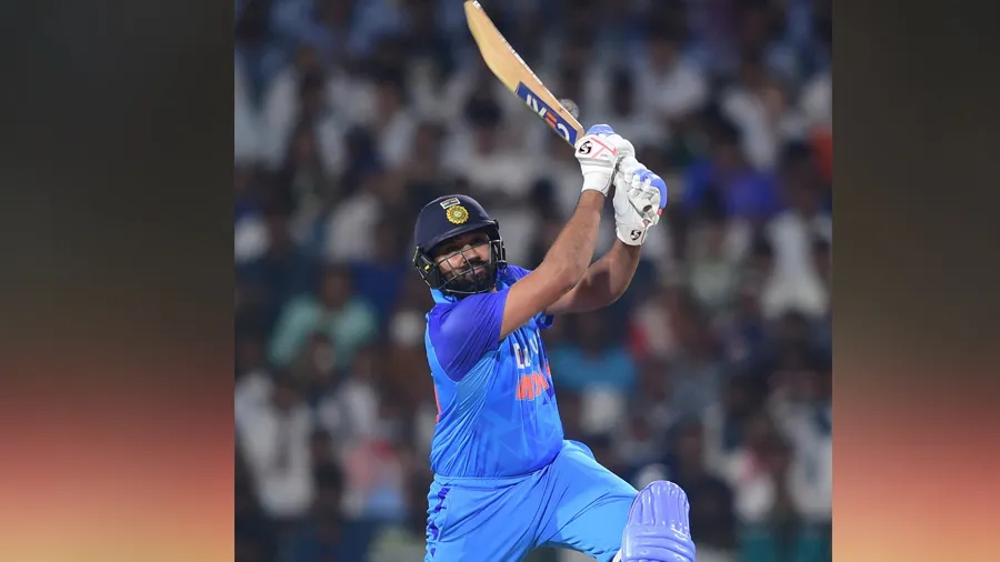 રોહિત શર્માએ સસ્તામાં આઉટ થઇ કર્યા નિરાશ, જોકે, ધોનીનો રેકોર્ડ તોડ્યો