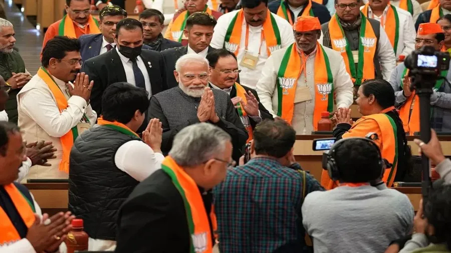 PM સાથે મુલાકાત પહેલા BJP નેતાઓના ફોન કેમ લઇ લેવામાં આવ્યા?