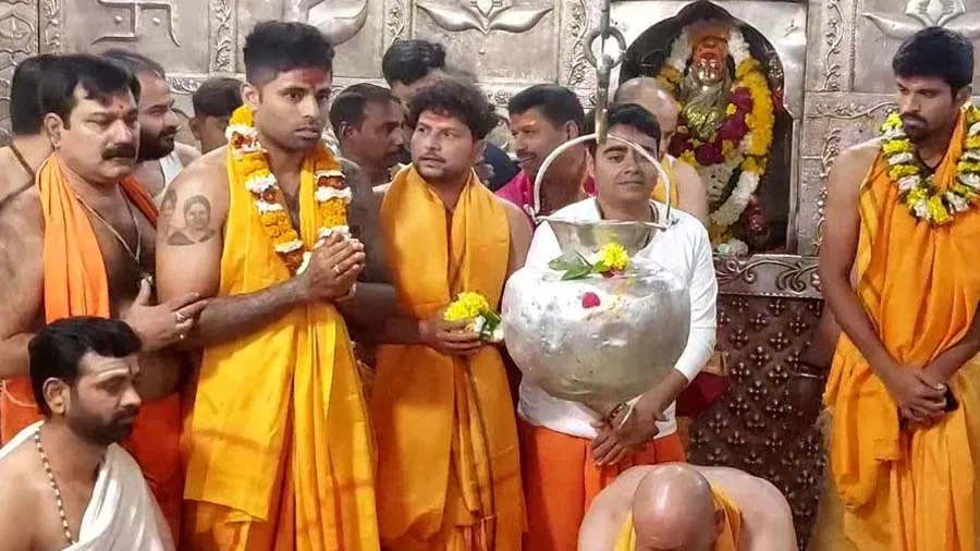 મહાકાલના દરબારમાં પહોંચ્યા ભારતીય ખેલાડીઓ, પંત માટે કરી પ્રાર્થના