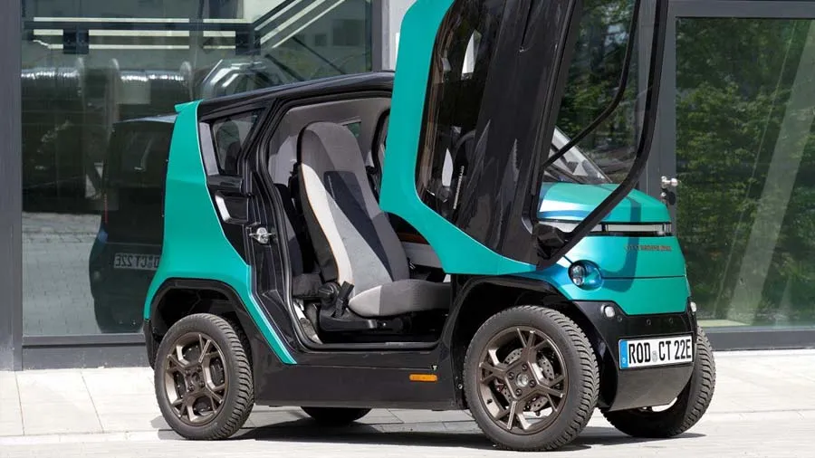 જાણો, 450 કિલો વજનની ફોલ્ડ થનારી ઈલેક્ટ્રિક કારની કિંમત અને ફીચર્સ વિશે