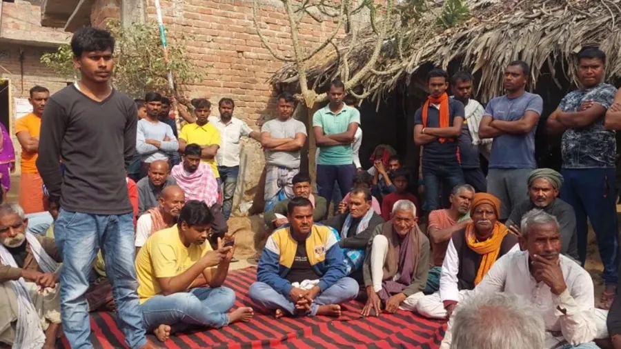 યુવતીના આડાસંબંધને લઇને પંચાયત બેઠી, પતિએ છોડી, પ્રેમીએ પણ હાથ અદ્ધર કરી દીધા