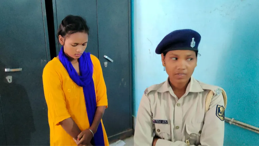 નકલી પોલીસ સ્ટેશન પર પડી રેડ, 500 રૂપિયા રોજ પર કામ કરતા ગુનેગારો