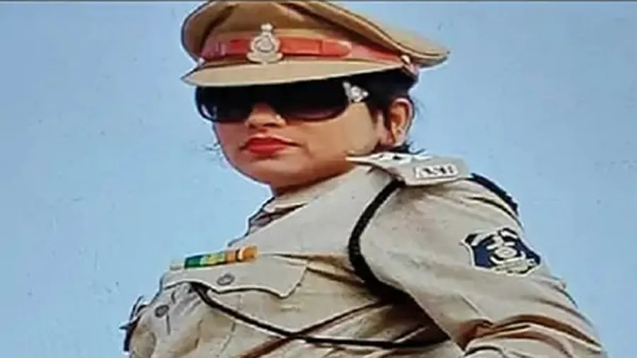 પોલીસની વર્દી પહેરી ટ્રક ચાલકોને લૂંટતી હતી એક્ટ્રેસ, આ રીતે પકડાઈ