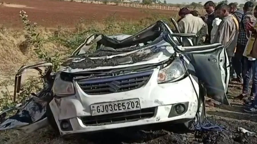 ચોટીલા-સાયલા વચ્ચે કાર પર ડમ્પર પડતા કારમાં સવાર સસરા-જમાઈના મોત