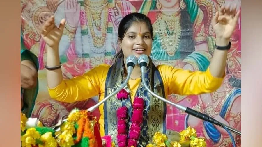 યુવાનોને સનાતન સાથે જોડવા M.Sc. ભણેલી રાધિકા સાધ્વી બની