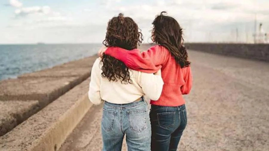 મારી નણંદ સાથે રહેવા માટે મેં મારા પતિ સાથે કર્યા લગ્ન