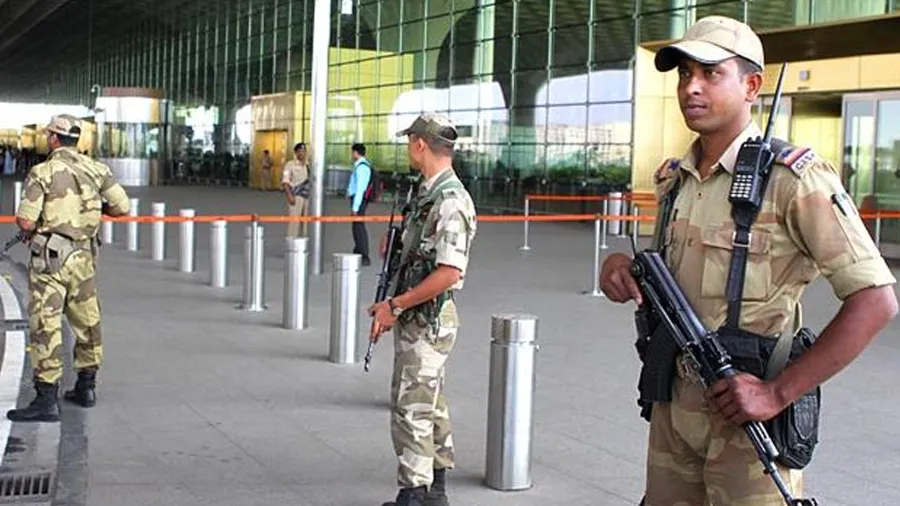 મુંબઈ એરપોર્ટ પર આવ્યો ધમકીભર્યો ફોન, સુરક્ષા એજન્સીઓ એલર્ટ