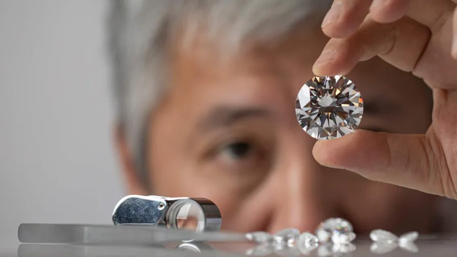 હવે લેબમાં બનશે હીરા, ચમક એવી કે જે લેબના હીરાને આપશે ટક્કર