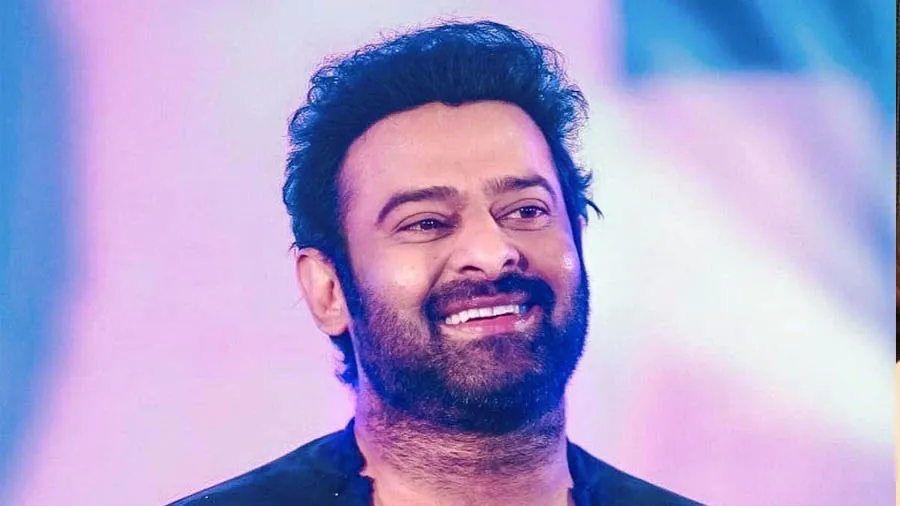 આ અભિનેત્રી સાથે માલદીવમાં સગાઈ કરી શકે છે પ્રભાસ