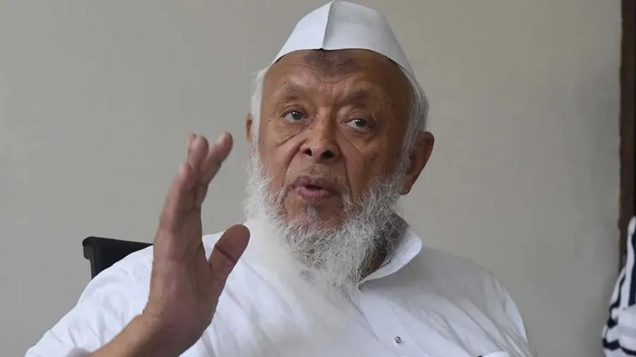 ઓમ અને અલ્લાહ એક છે, અરશદ મદનીના નિવેદનથી ગુસ્સે થઈ જૈન મુનિ તો સ્ટેજ....