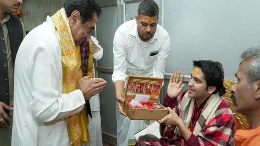 ધીરેન્દ્ર શાસ્ત્રીને મળી કોંગી નેતા કમલનાથ બોલ્યા-હું હનુમાન ભક્ત છું, BJPએ...