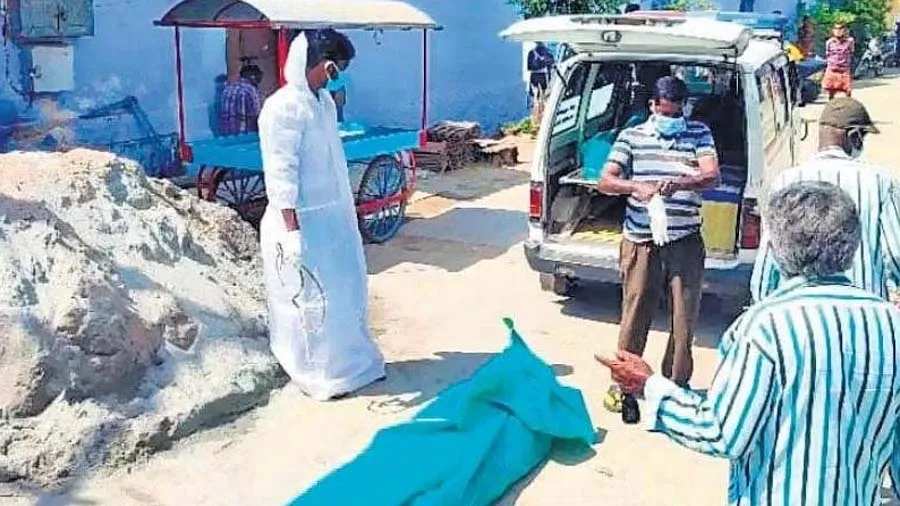 પતિ અને માતાના મૃતદેહો સાથે રહેતી હતી મહિલા, અંતિમ સંસ્કાર ન કર્યાનું કારણ કહ્યુ