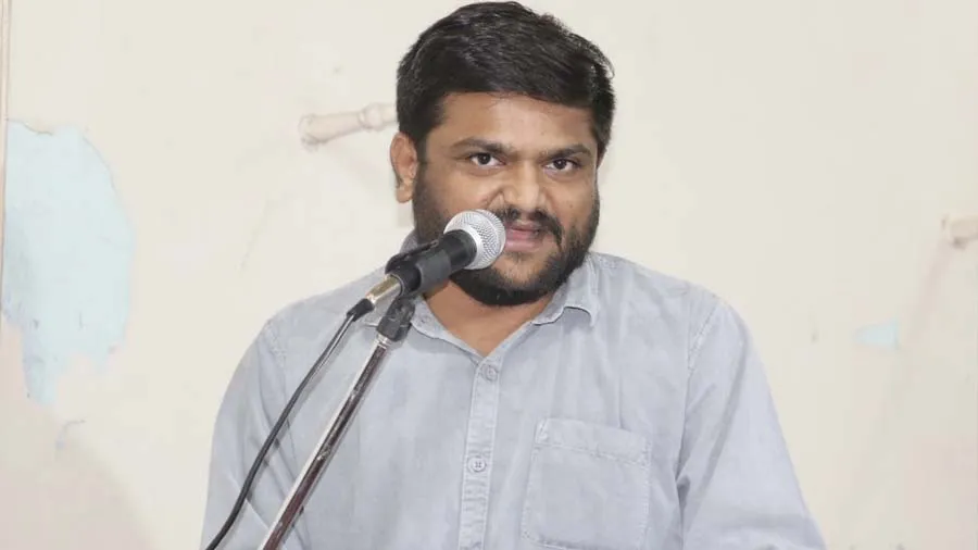 કોર્ટે આ કેસમાં MLA હાર્દિક પટેલ સામે અરેસ્ટ વોરંટ કર્યું ઈશ્યૂ