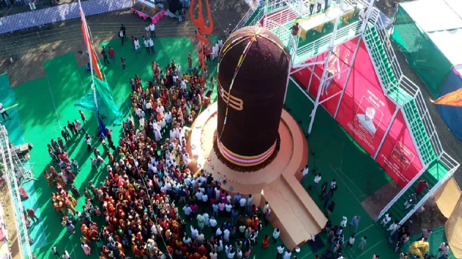 શિવરાત્રિ નિમિત્તે ગુજરાતમાં 31 લાખ રૂદ્રાક્ષમાંથી બનાવાયું 31 ફૂટ ઉંચુ શિવલિંગ