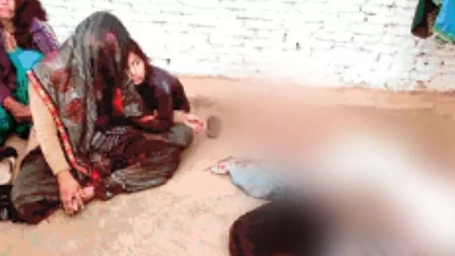 પતિની હત્યા બાદ માતા-પુત્રી આખી રાત લાશ પાસે બેઠા, દીકરી પર બાપ...