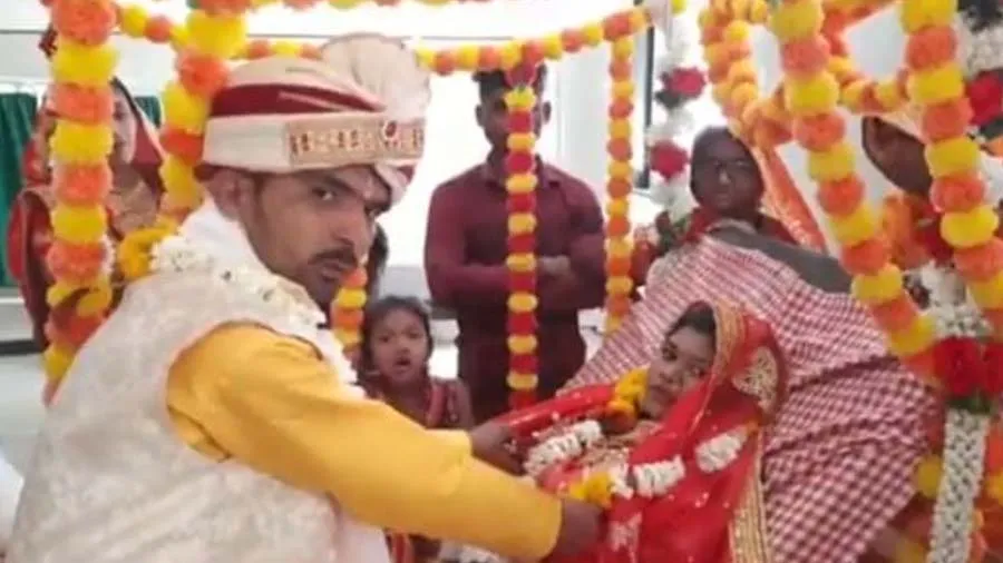 લગ્નના 2 દિવસ અગાઉ દુલ્હનનું થયું એક્સિડન્ટ, જાન લઇને હૉસ્પિટલ પહોંચ્યો વરરાજો