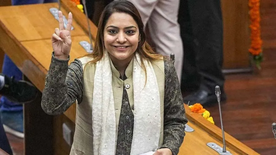 આખરે દિલ્હી MCDને મેયર મળી,AAPની શૈલી ઓબેરોયે BJPની રેખા ગુપ્તાને આટલા મતે હરાવી