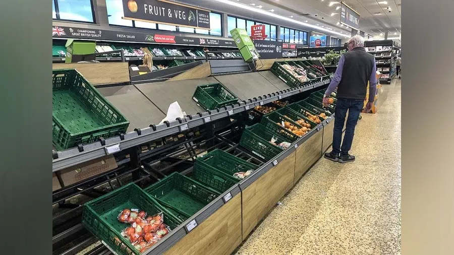 બ્રિટનના સુપરસ્ટોર્સમાં બે ટામેટાં અને બે કાકડીથી વધુ ખરીદવા પર પ્રતિબંધ