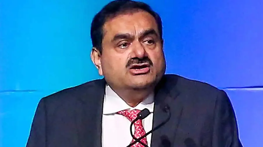 અદાણી ગ્રુપના શેર 80% તૂટ્યા બાદ ખરીદવા કે દૂર રહેવુ? જાણો એક્સપર્ટ્સ શું કહે છે