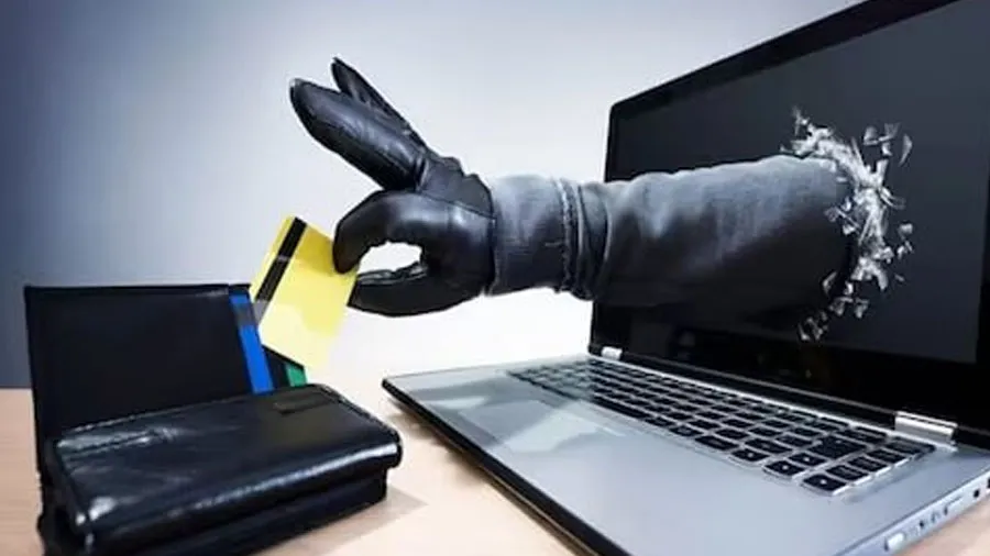 ગૂગલ પર એક ભૂલ ભારે પડી, ખાતામાંથી 8 લાખ રૂપિયા કપાઇ ગયા