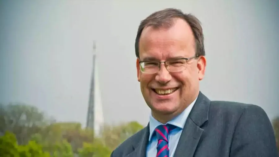 UKના આર્થિક ભવિષ્ય માટે ગુજરાતી, ઉર્દૂ, હિન્દીનો અભ્યાસ થવો જોઈએ:ઈંગ્લેન્ડ સાંસદ