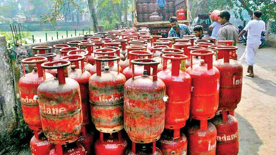 બજેટમાં જાહેરાત થઈ, વર્ષે 2 સિલિન્ડર મફત મળશે, જાણો કોને અને કેવી રીતે મળશે