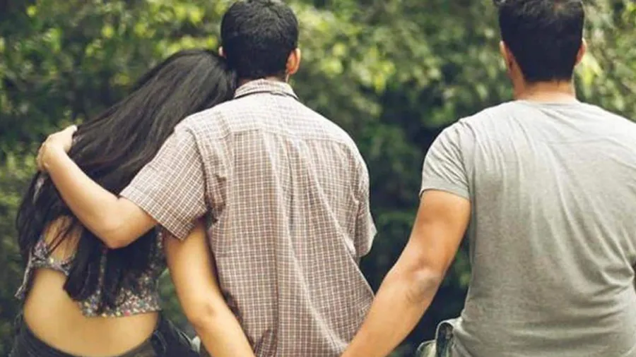 હું 45 વર્ષની પરીણિત મહિલા છું અને એક યુવક સાથે મારા સંબંધો છે કારણ કે...